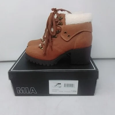 Bagagem feminina MIA Tallia 7,5M botas de renda acabamento Sherpa marrom falso - Imagem 1 de 4