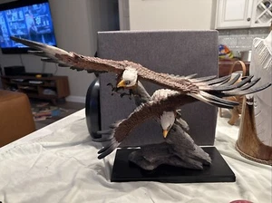 Large Sculpture Statue Of 2 Bald Eagles Soaring  Resin Wood Base - Picture 1 of 12