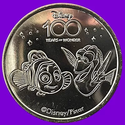 Moneda Medallón Disneyland 100 Años de Maravilla ENCONTRANDO A NEMO y Dory Foto 1 de 3