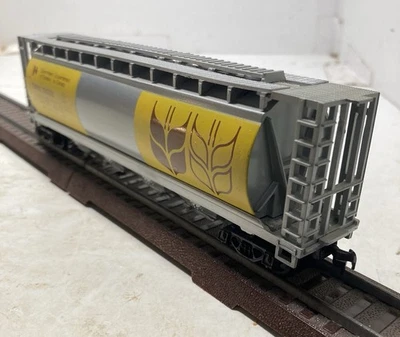 Model Power HO Scale Government of Canada 50ft Cylindrical Hopper #106200 - Image 1 of 4