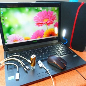 XL SET XMG P150 15 pulgadas l Windows 11 SSD l 32GB RAM NUEVO l GTX Gaming l i7 BLURAY - Imagen 1 de 15