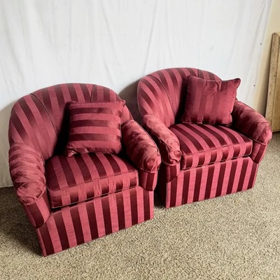Sillones giratorios vintage Regency a rayas rojas de Ethan Allen - Un par Foto 1 de 4