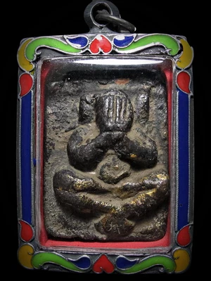 Antiguo amuleto Phra Pidta por LP Phu Wat Nok (base Pim Bua) Foto 1 de 4