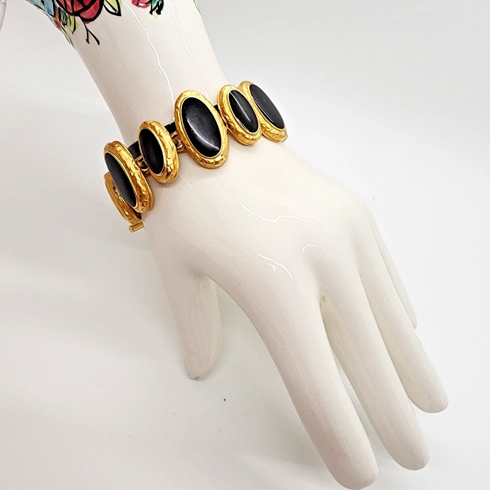 Pulsera de Colección Anne Klein Tono Dorado y Negro Lucite Moda con Cierre de Palanca 7.5" Foto 1 de 4