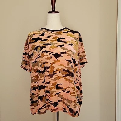 Камуфляжный топ Free People We the Free размер XS розовый плюшевый бархатный камуфляж большого размера  - Изображение 1 из 4