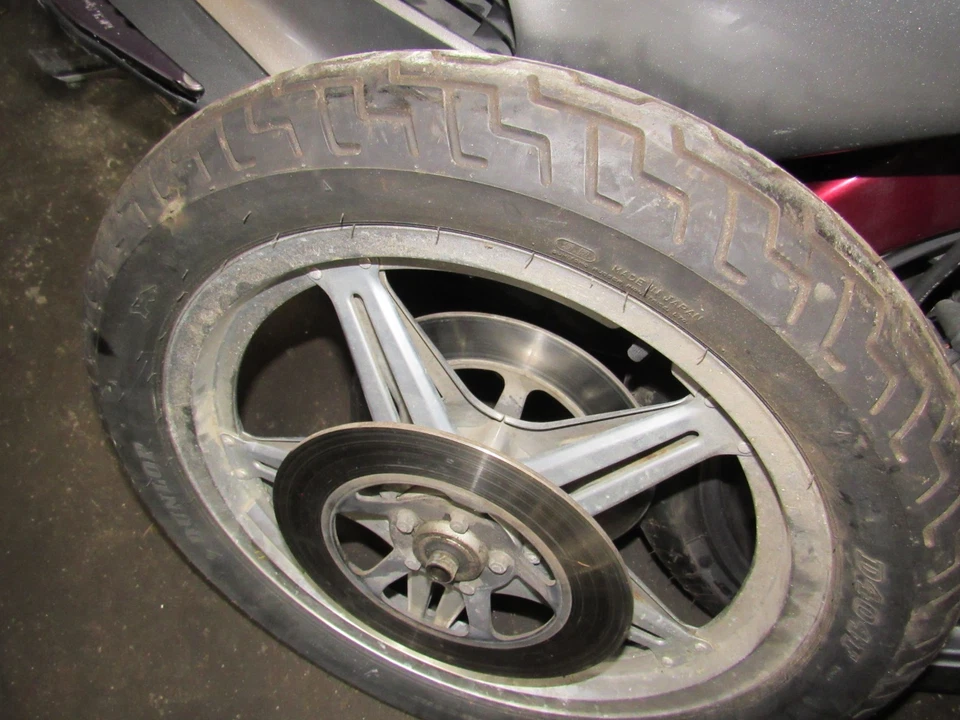 Llanta delantera Honda Gl1000 Goldwing 1978 con neumático Foto 1 de 1