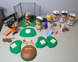 Charlie Brown Peanuts Blue A's Baseball Set Linus Snoopy Lucy Woodstock UFS 5 in - Picture 1 of 14