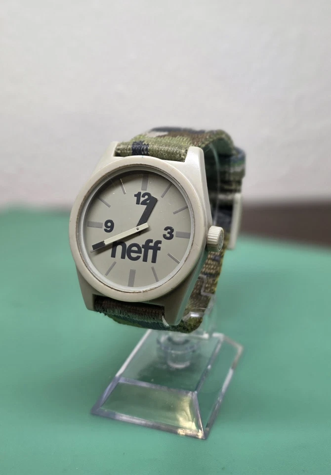 Reloj Neff Daily Hombre 42mm Beige Camuflaje Nylon Correa 5ATM - Batería Nueva 108200 Foto 1 de 3