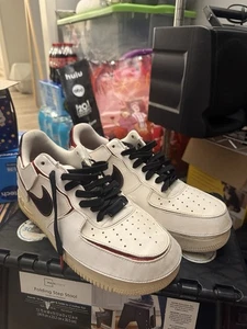Nike Air Force 1/1 White Varsity Red Black da uomo taglia 9,5 DC9895-100 - Foto 1 di 8