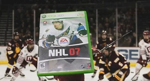 NHL 07 (Microsoft Xbox 360, 2006) CIB molto buono testato e pulito - Foto 1 di 6