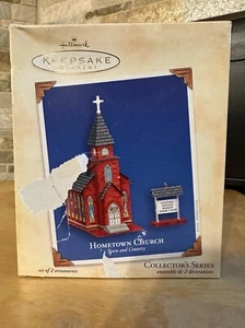 2004 HALLMARK KEEPSAKE ORNAMENT TOWN & COUNTRY SERIES HOMETOWN CHURCH - Picture 1 of 7
