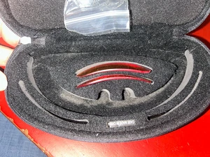 CUSTODIA OCCHIALI DA SOLE OAKLEY NERA NYLON GUSCIO RIGIDO CERNIERA - Foto 1 di 7