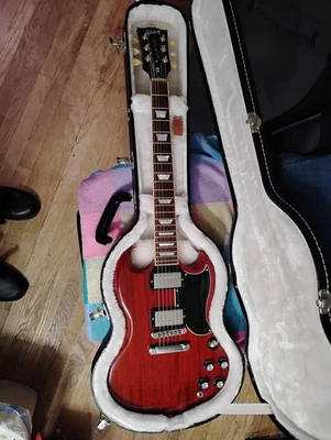 2015 GIBSON SG 61 reissue-  CHERRY -  LES PAUL 100th BIRTHDAY EDITION with case  - Image 1 of 4