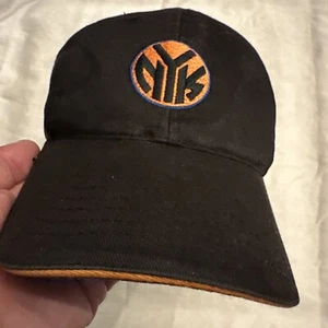 New York Knicks Vintage MetLife Strapback Cap Mütze schwarz orange - Bild 1 von 5