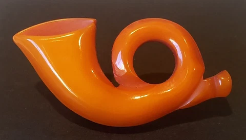Musical Instrument Horn Button Butterscotch Bakelite Realistic Cover