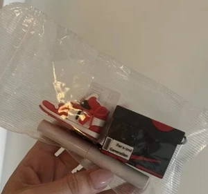 AirPod Holder Nike Air Max Shoe, With Cleaner - Photo 1 sur 1