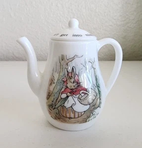 Wedgwood Barlaston Beatrix Potter Peter Rabbit MINIATURE Coffee Pot - Picture 1 of 7