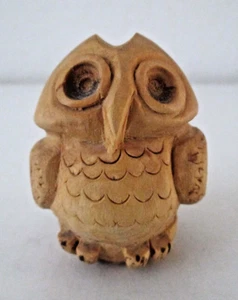 Hand Carved Wood Owl Figurine 2.5" Folk Art Unpainted Signed LW Vintage AZ55 - Picture 1 of 9