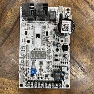 HEATCRAFT 28910102 PCB Controller - Picture 1 of 5