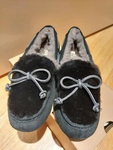 Neu! UGG Australia Damen Dakota Flausch Kunstfell Mokassin Slipper Größe Schwarz - Bild 1 von 12
