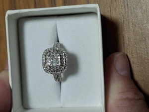 14k Solid White Gold And 1 Carat Of Diamonds Cocktail Ring From Michael Hill - Picture 1 of 12