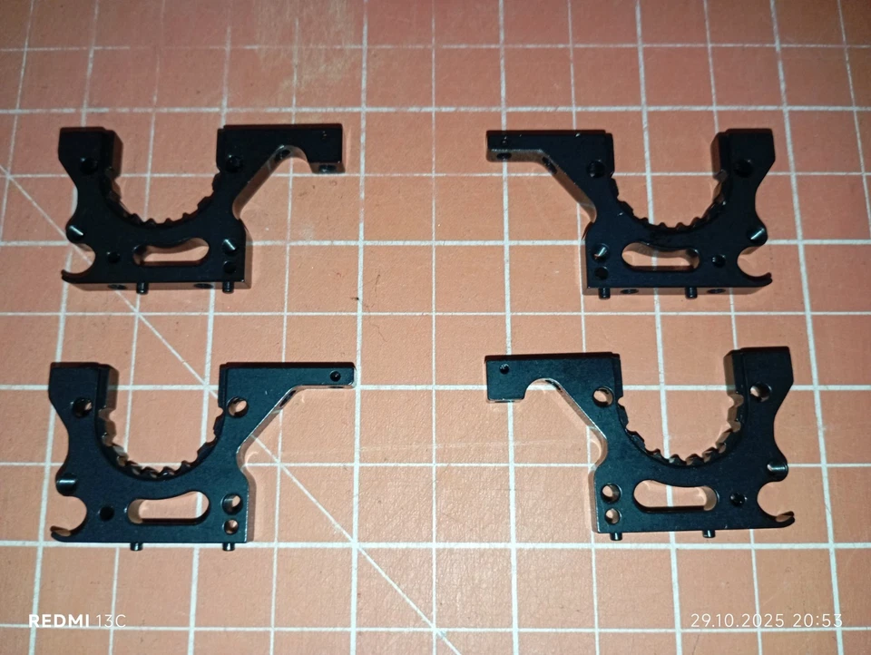 XRAY X4 2025 Bulkhead Vorn und Hinten Komplettset, 302776 302777 302778 302779 - Bild 1 von 3