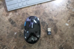 Microsoft Sculpt Comfort 1557 Wireless Mouse w/ Dongle - Picture 1 of 2