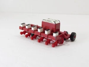 ERTL Case International 900 Cyclo Air Planter Tractor Impiliment Falta 1/64 - Imagen 1 de 5