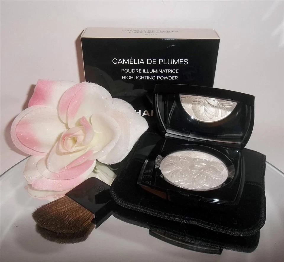 Chanel Camelia De Plumes Highlighting Illuminating Powder 0.28oz SOLD OUT LTD - Image 1 of 1