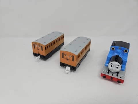 Thomas & Friends Trackmaster Plarail Thomas Annie & Clarabel TOMY Train Tank EUC Cover