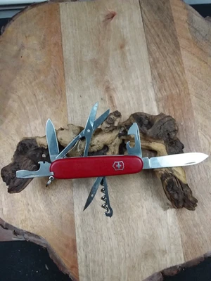 Victorinox швейцарский армейский нож ~ 2011 ~ CLIMBER ~ красный матовый 91 мм с 12 инструментов 14 функций - Изображение 1 из 4