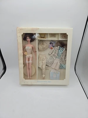 Juego de regalo de vacaciones Barbie Continental Silkstone 2001 etiqueta dorada en caja original  Foto 1 de 4