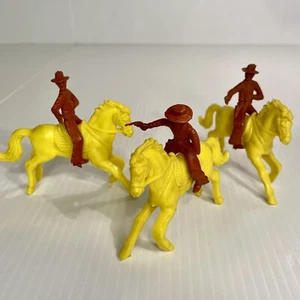 Lot of 3 Brown Marx Fort Apache Cowboys on Unidentified Yellow Horses All Same - Picture 1 of 7