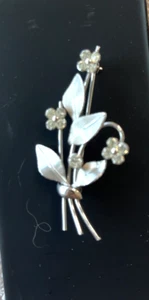 Vintage KREMENTZ  Brooch, Rhinestones - Picture 1 of 4