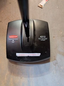 Rubbermaid FG4212-88 Manual Floor And Carpet Sweeper - Picture 1 of 2