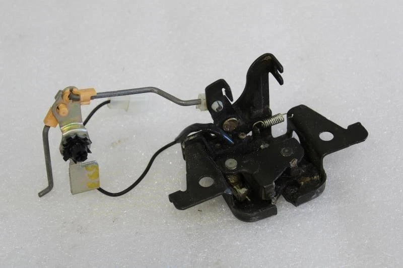 1989 1990 1991 1992 FORD PROBE TRUNK LATCH LOCK - Image 1 of 4