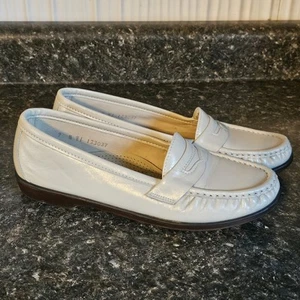 SAS Penny Loafers Leather Slip On Shoes USA Made Womens Size 7 N Narrow Cream - Picture 1 of 9
