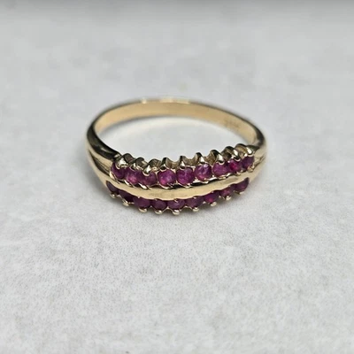 9ct Yellow Gold Ring Ruby Stones Hallmarked Ring Size Q 1/2 - Image 1 of 4