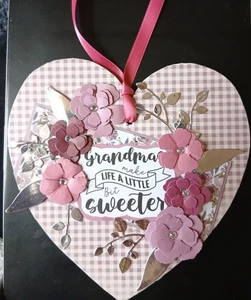 LARGE WOODEN HEART WALL HANGING - GRANDMA - Picture 1 of 2