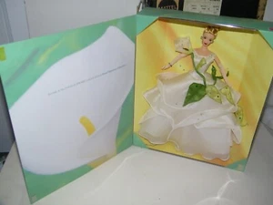 1997 Barbie FAO Schwarz Lily Floral Signature Collection #17556 NRFB - Picture 1 of 8