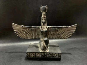 Diosa Egipcia Estatua de la Maternidad Isis sentada y extendiendo sus alas - Imagen 1 de 6