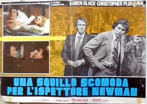  fotobusta lobbycard UNA SQUILLO SCOMODA PER L'ISPETTORE NEWMAN THE PYX HART - Picture 1 of 1