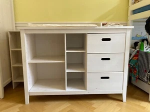 Wickelkommode von Welle-Möbel mit Schubladen und Seitenregalen - Bild 1 von 3