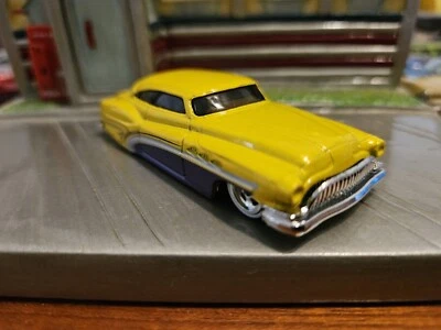 1950 Buick Lowrider масштаб 1:64 HotWheels литой автомобиль - Изображение 1 из 4
