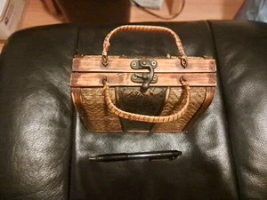 Vintage Small Rattan Woven Wood Frame Purse Handbag 6X7 Wicker - Picture 1 of 3