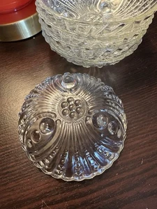 Vintage 1960s Anchor Hocking Oyster and Pearl 3-Footed Bowls Set of 5 - Picture 1 of 11