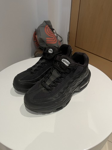 NIKE Air Max 95 Triple Black UK5.5 Pre Loved