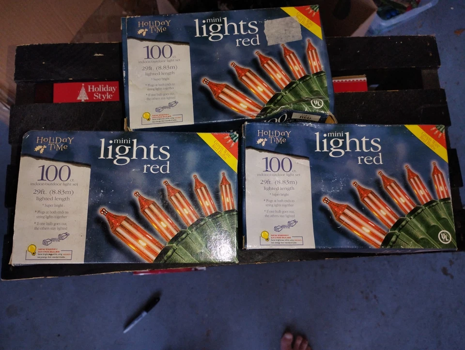3 boxs HOLIDAY TIME MINI LIGHTS RED 100 INDOOR/OUTDOOR LIGHT SET 29 FT. LONG NIB - Image 1 of 1