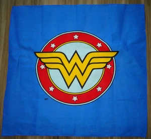 Pañuelo bandana azul con logotipo tricolor de Wonder Woman de DC Comics 21x22 pulgadas - Imagen 1 de 3