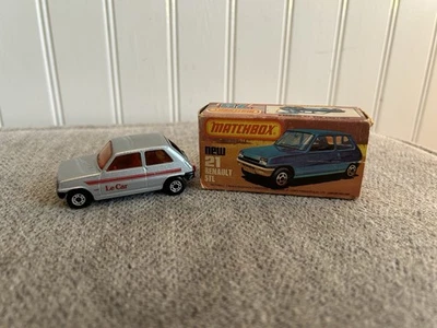 Caja de cerillas vintage 1978 nº 21 Lesney Renault 5TL Le Car interior rojo plateado Foto 1 de 4